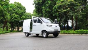 Xe tải van điện Karry E5 có thiết kế nhỏ gọn, hiện đại với đèn LED sắc nét