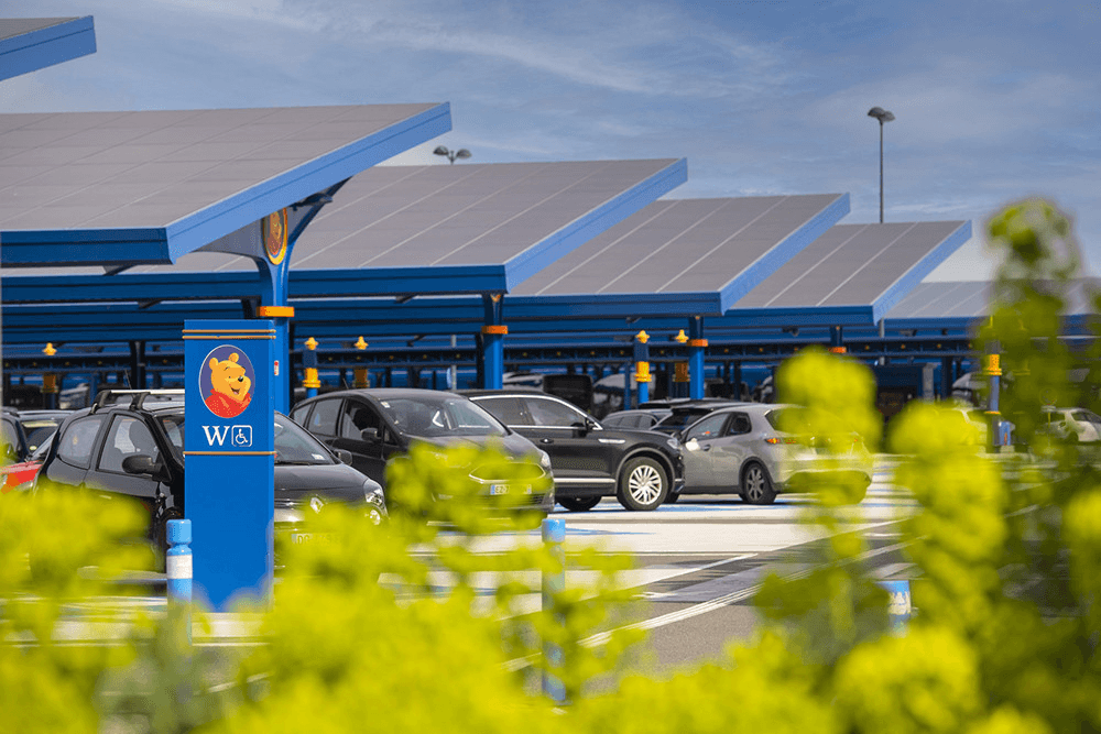 Đỗ xe tải điện trực tiếp dưới nắng