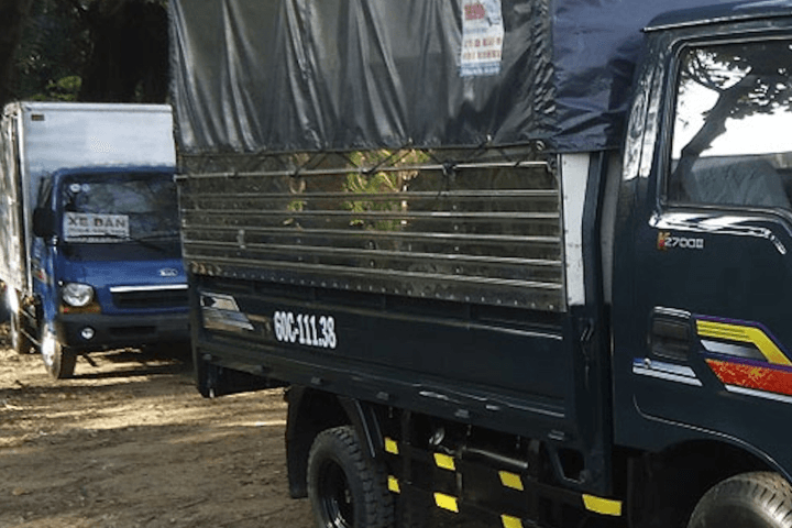 Khi kiểm tra số khung, số máy của xe tải