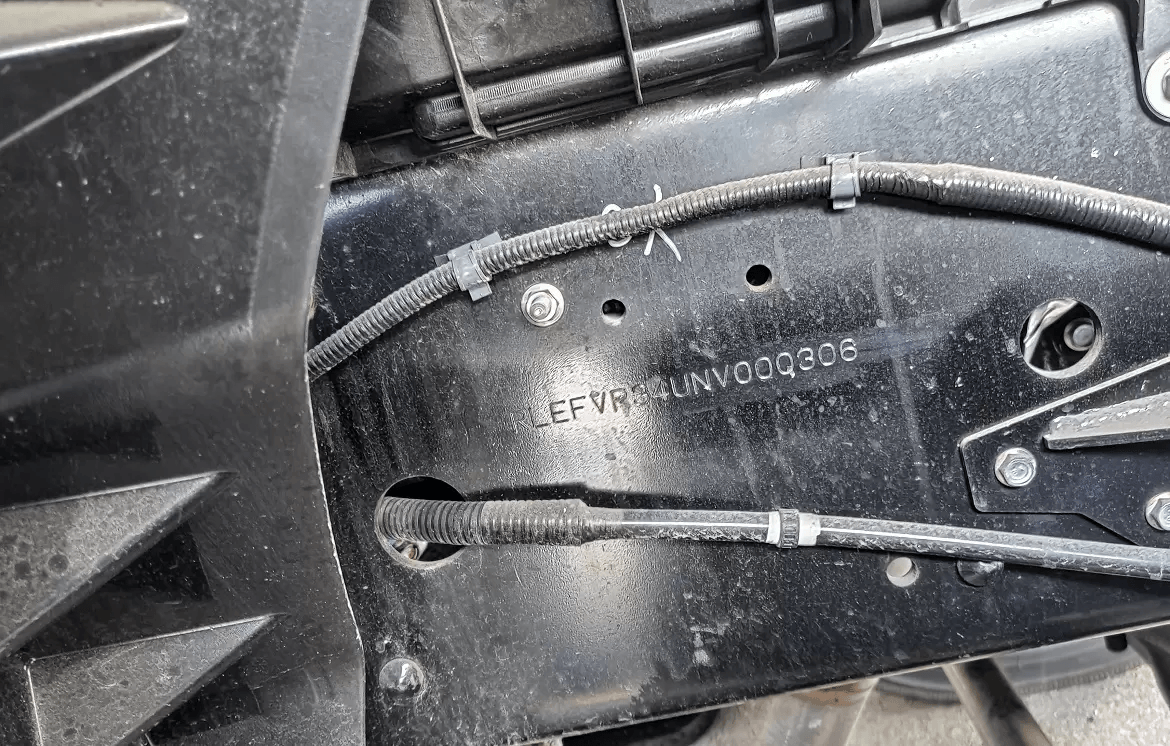 Số khung xe tải thường được dập trực tiếp trên khung sắt-xi 