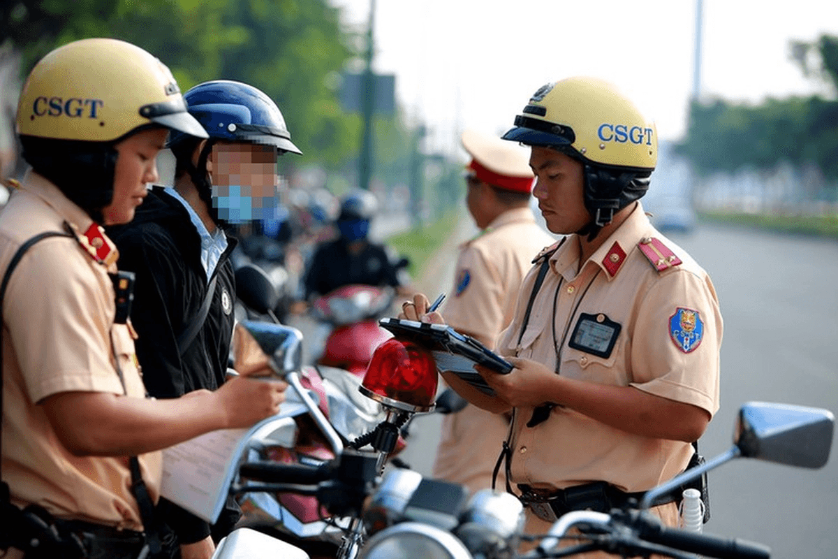 Tài xế nên kiểm tra kỹ thông tin trọng tải thiết kế trên giấy